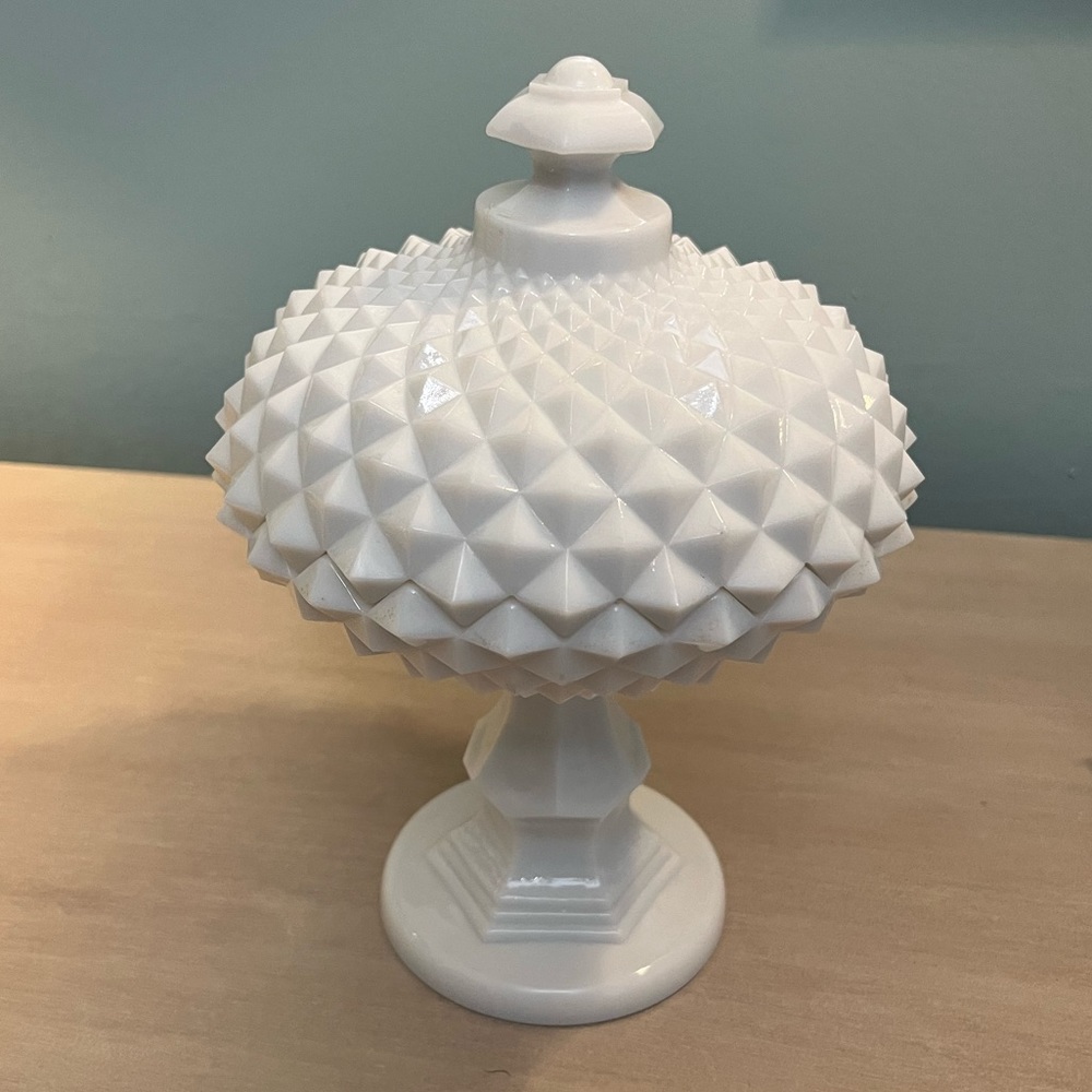 Vintage Westmoreland Milkglass Sawtooth Lidded Compote‎